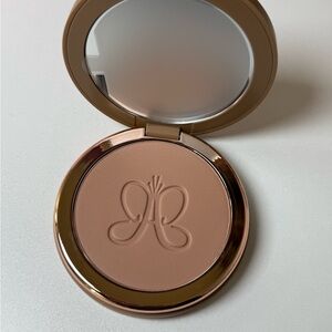 Anastasia Beverly Hills smooth blur bronzer